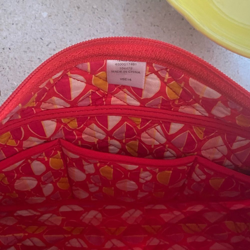 Vera Bradley Red Quilted Crossbody Shoulder Bag - Picture 3 of 6